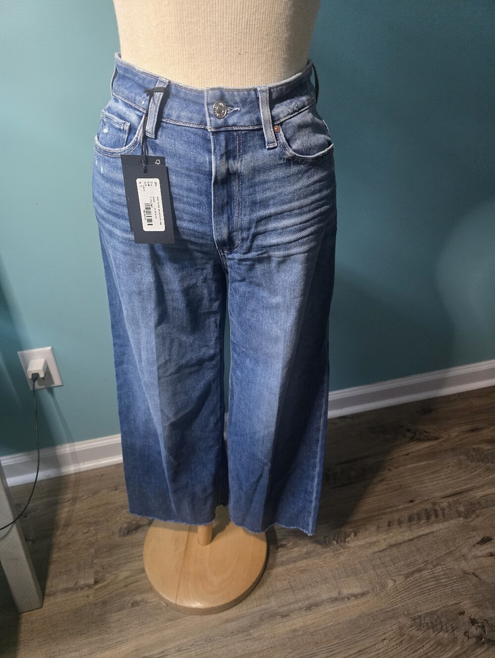 PAIGE Two-Tone Wide-Leg Blue Denim Jeans - Picture 7 of 9